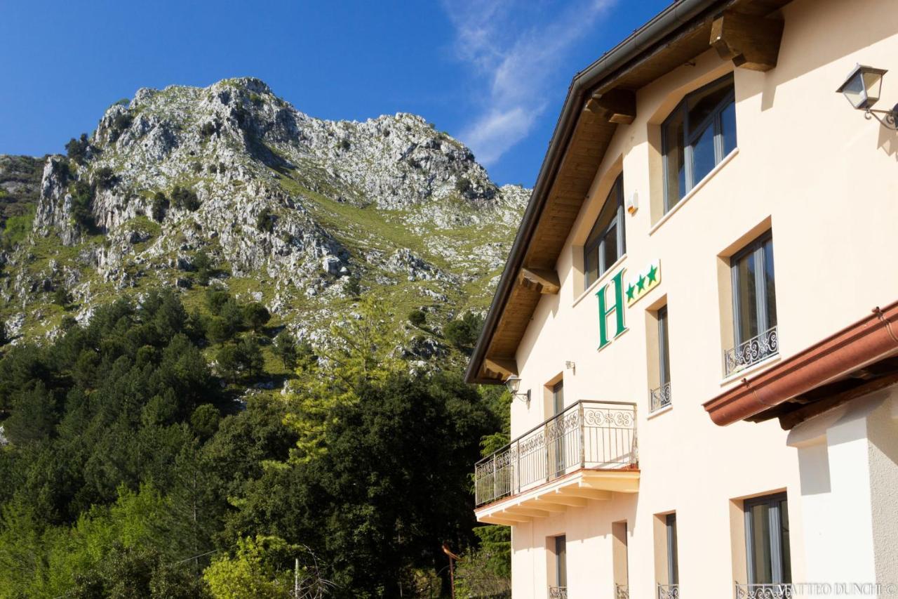 Hotel - Ristorante Pintadera Massa  Buitenkant foto